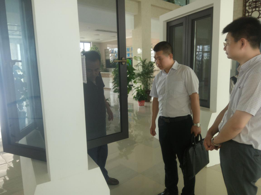 內(nèi)江國土局紀(jì)委書記嚴(yán)杜華等領(lǐng)導(dǎo)臨公司檢察指導(dǎo)